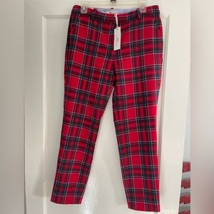 New with tags Vineyard Vines plaid pants. Great for the holidays.